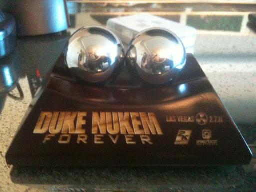 Duke Nukem Forever - Duke Nukem's Titty City - фото с ивента в Лас-Вегасе (трафик!)